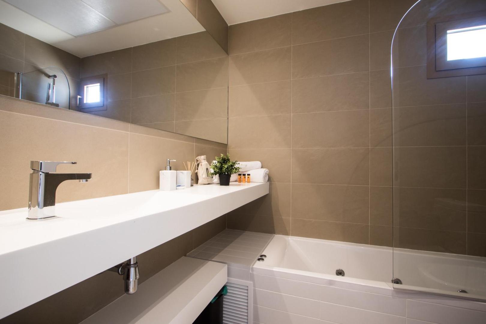 Intempo By Holuxe - 203 - 20Th Floor Apartment เบนิดอร์ม ภายนอก รูปภาพ