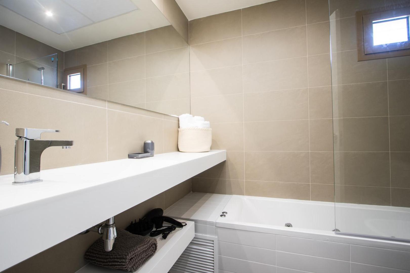 Intempo By Holuxe - 203 - 20Th Floor Apartment เบนิดอร์ม ภายนอก รูปภาพ